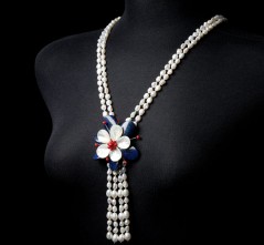 RWB Flower Brooch & Pearl Necklace